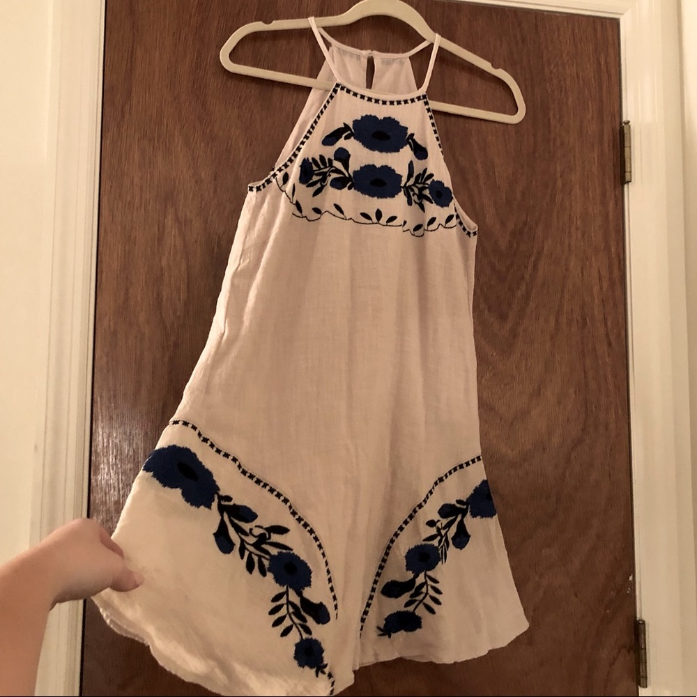 THML Dress - Picture 2 of 3
